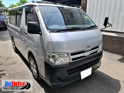 2014 TOYOTA HIACE