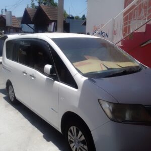 Nissan Serena price 1.3 m neg