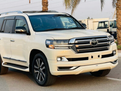 TOYOTA LAND CRUISER ZX | 4.6L PETROL | 2017 | Premium Condition | BEST SPECIFICATION | READY TO EXPORT FROM UAE