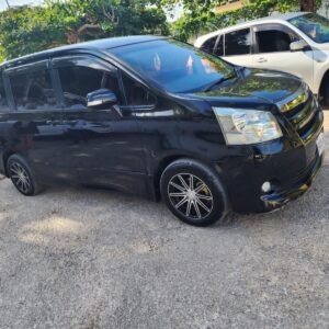 2010 Toyota Noah Fully Loaded