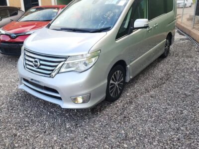 Nissan Serena Highway Star