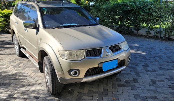 2009 Mitusubishi Nativa SUV