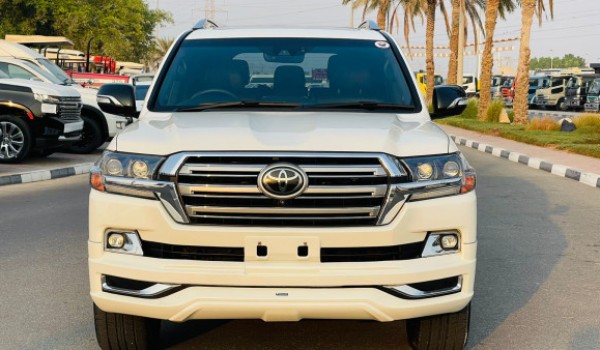 TOYOTA LAND CRUISER ZX | 4.6L PETROL | 2017 | Premium Condition | BEST SPECIFICATION | READY TO EXPORT FROM UAE