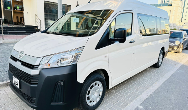 PERFECTLY CLEAN 10 Seater 2015 Toyota Hiace Minivan